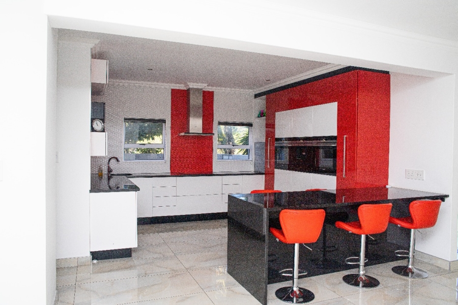 5 Bedroom Property for Sale in Beacon Bay Eastern Cape